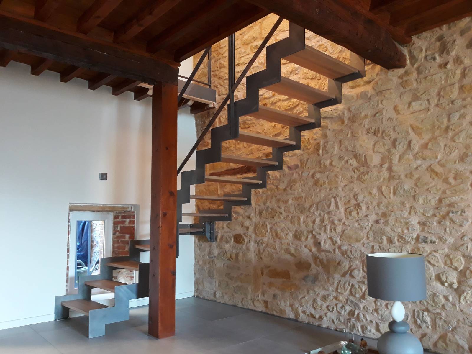 Fabricant d'escaliers métallique sur mesure pour extérieur Charbonnières les bains 69260