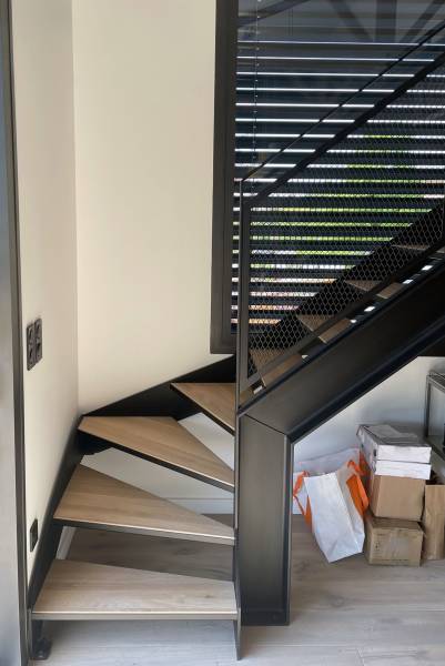 escalier acier et marche bois