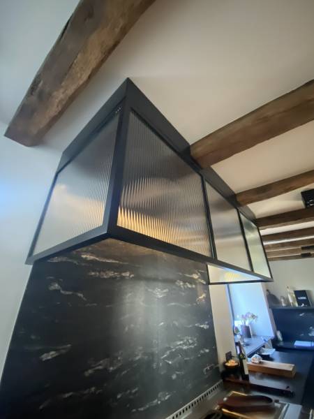 hotte verre flute et acier