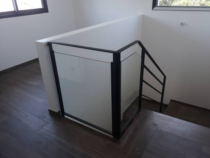 GARDE CORPS escalier acier/verre LYON METAL