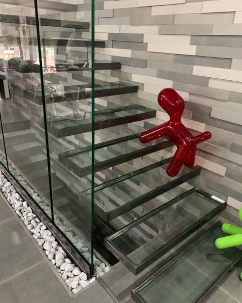 escalier en verre sur mesure haut de gamme