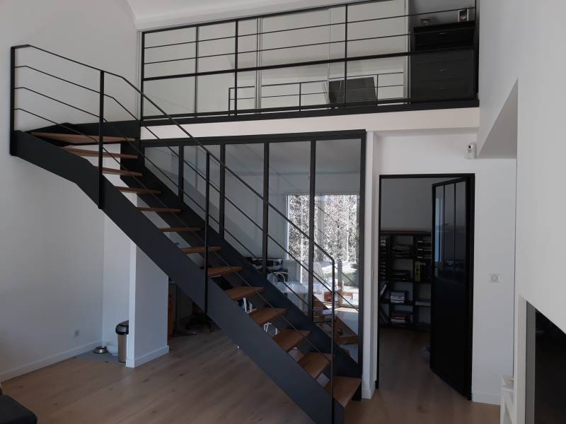 ESCALIER MÉTAL/BOIS quart tournant haut lyon metal