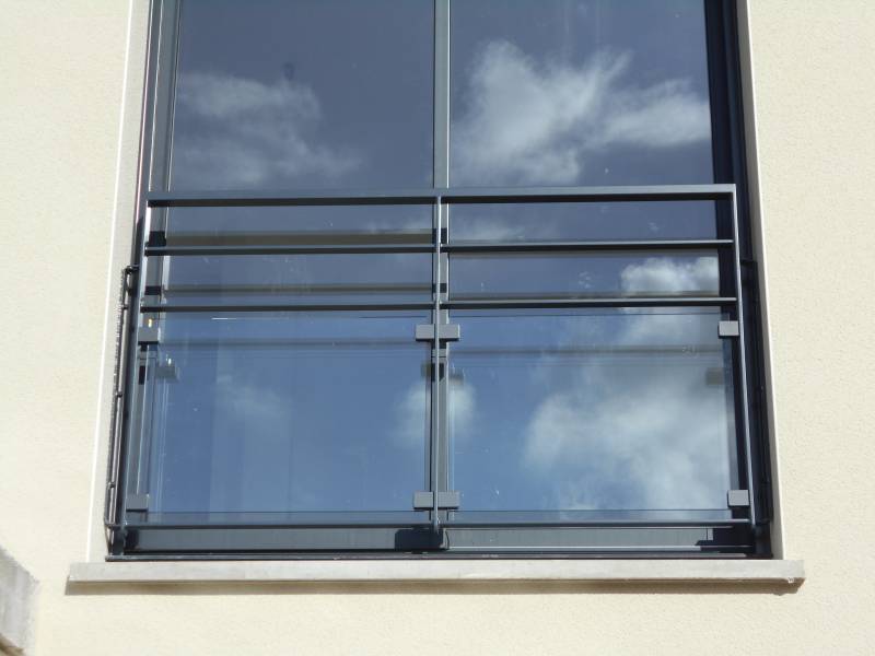 garde corps exterieur acier et verre