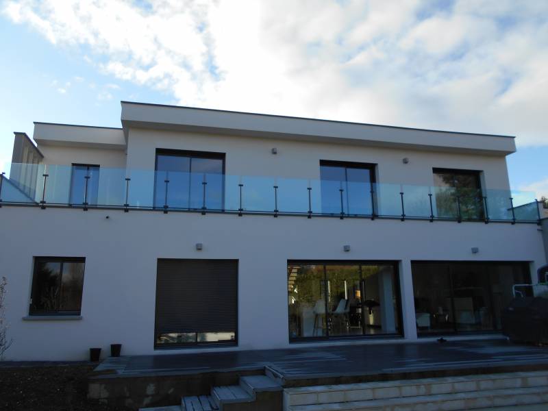 garde corps terrasse extérieur avec remplissage vitrage bleu a caluire et cuire