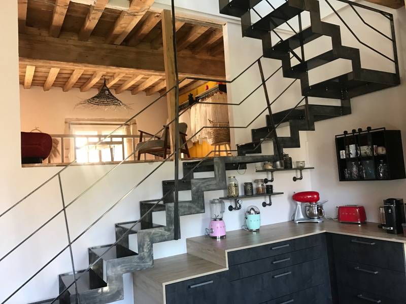 escalier noirci epoxy a lyon